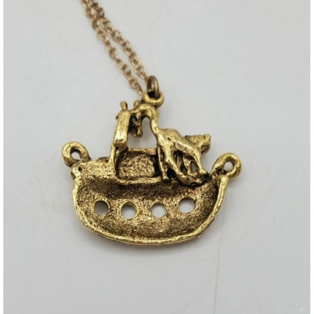 Noahs Ark Gold Religious Necklace (Z-1)